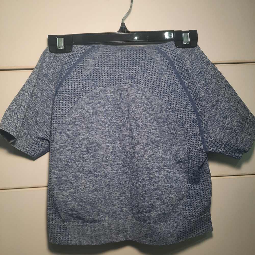 Fabletics Exercise Crop Top - Picture 2 of 4